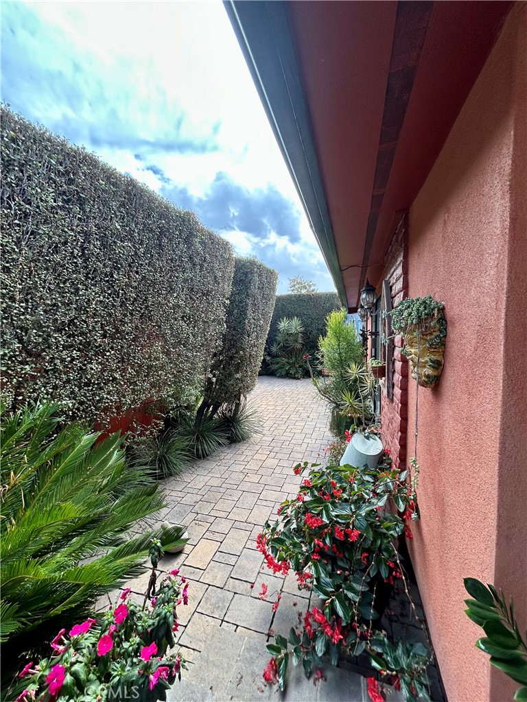 Entrance - 103 Yorktown, Newport Beach CA 92660 - photo 7