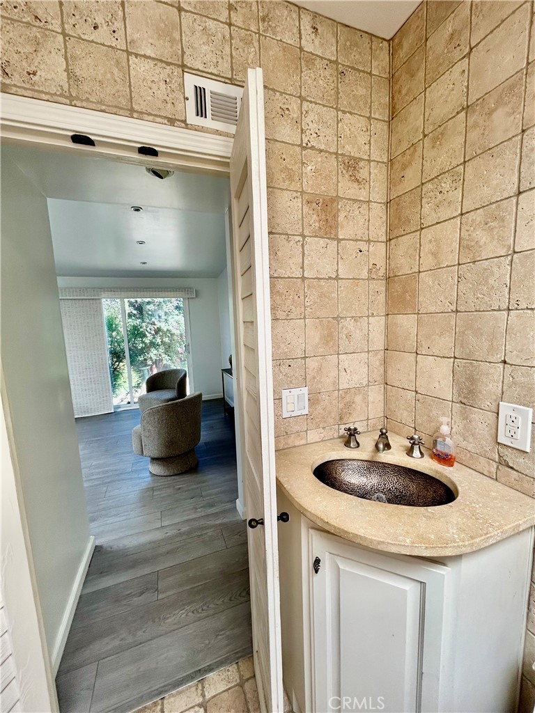 Guest Bathroom - 103 Yorktown, Newport Beach CA 92660 - photo 31