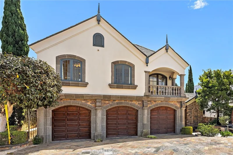108 Kings Place, Newport Beach