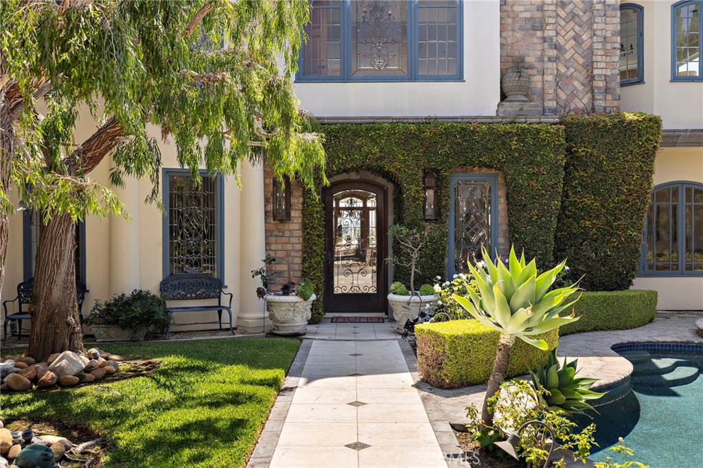 Front Door - 108 Kings Place, Newport Beach CA 92663 - photo 7
