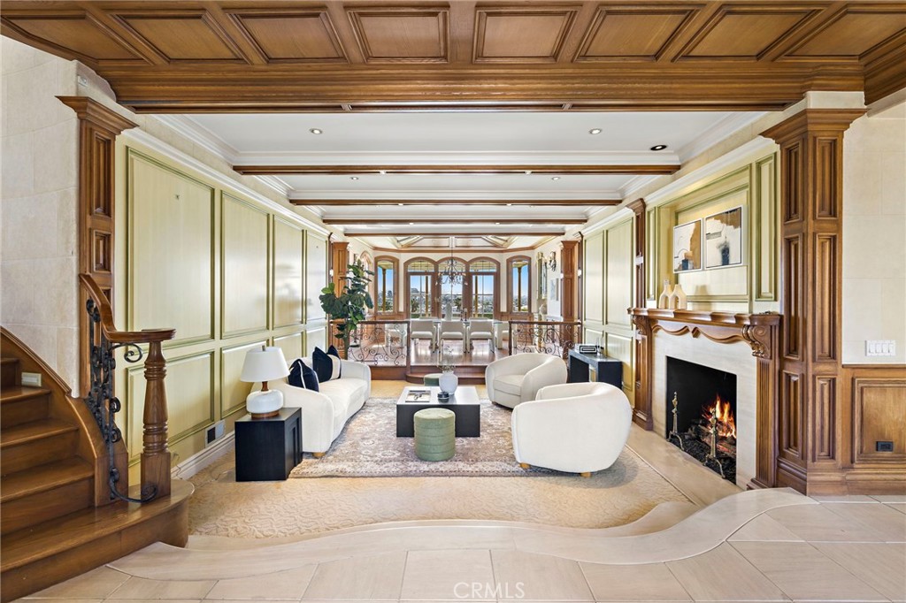 Entryway view of living room - 108 Kings Place, Newport Beach CA 92663 - photo 8