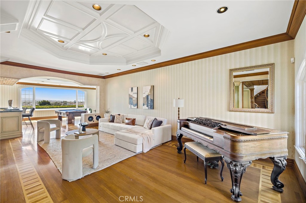 Family Room - 108 Kings Place, Newport Beach CA 92663 - photo 13