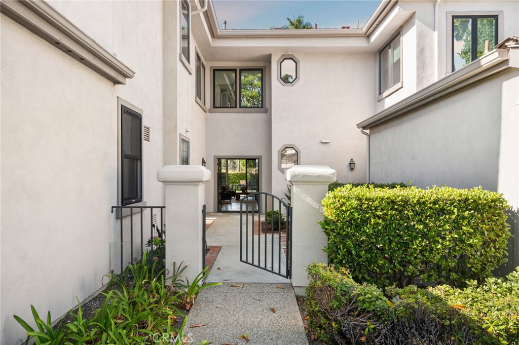 108 Ocean Vista, Newport Beach CA 92660 - photo 4
