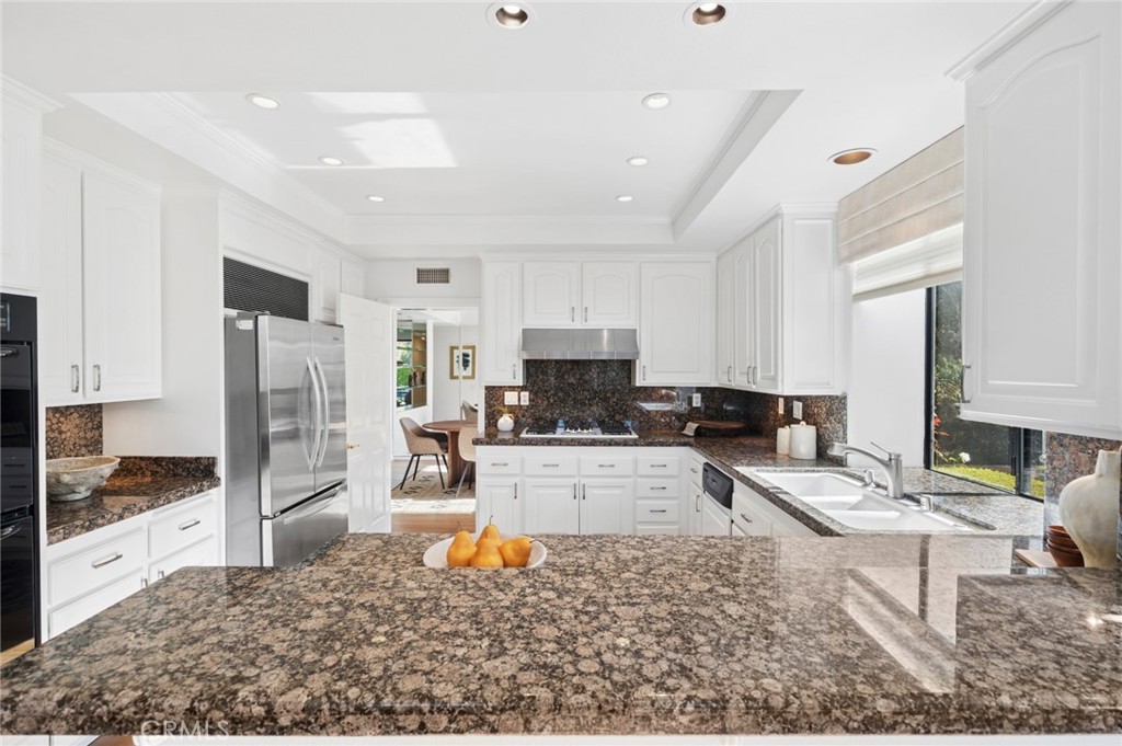 108 Ocean Vista, Newport Beach CA 92660 - photo 18