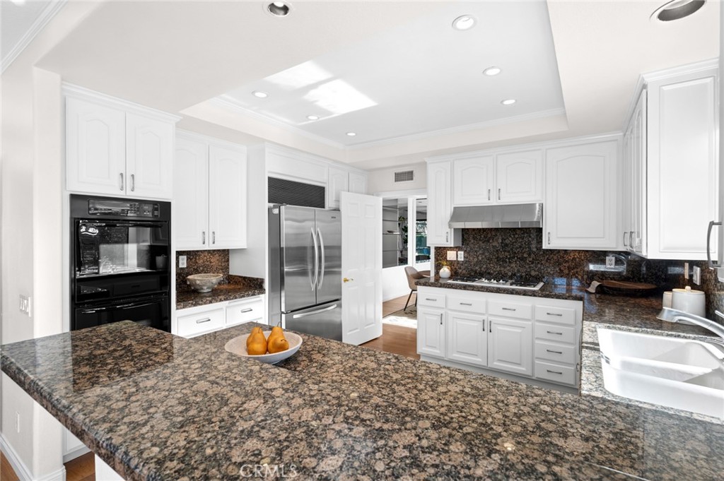 108 Ocean Vista, Newport Beach CA 92660 - photo 20