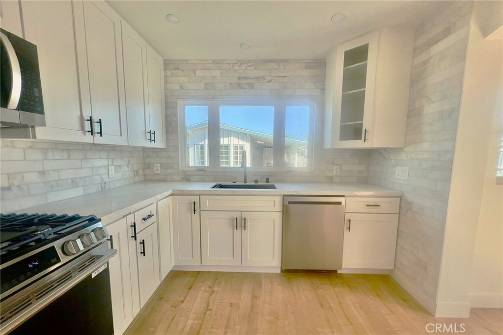 108 Yorktown, Newport Beach CA 92660 - photo 9