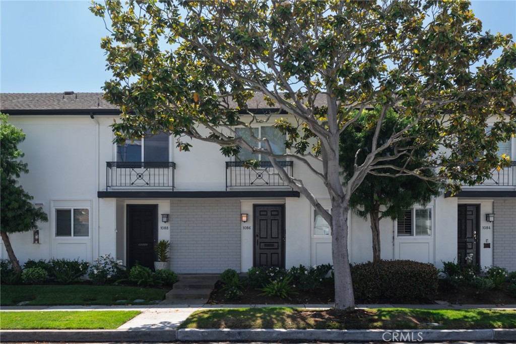 1086 Buckingham, Newport Beach CA 92660 - photo 1
