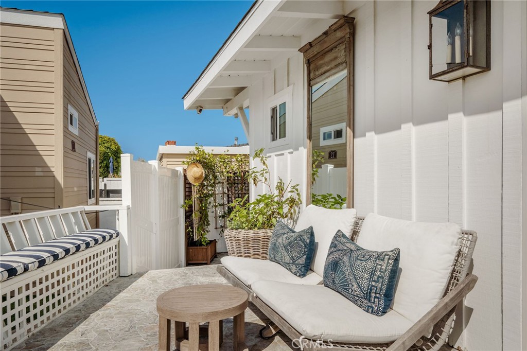 11 Saratoga, Newport Beach CA 92660 - photo 34