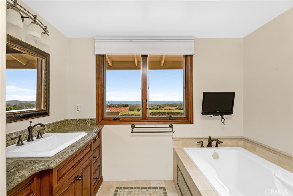 11 Tiburon Bay, Newport Beach CA 92625 - photo 37