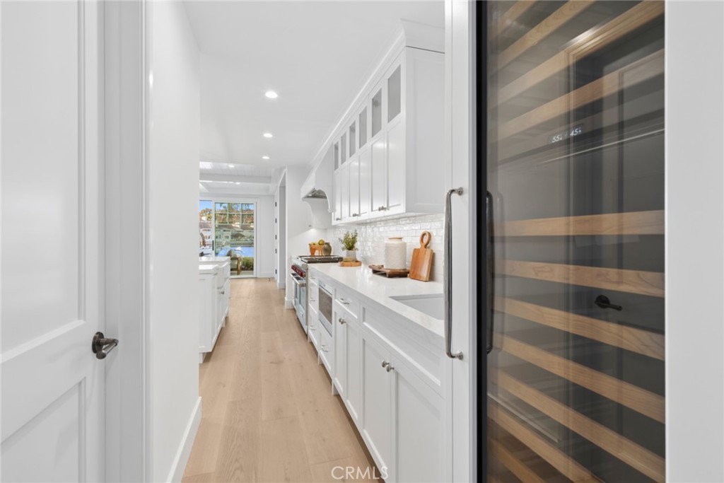 1105 N Bay Front, Newport Beach CA 92662 - photo 9