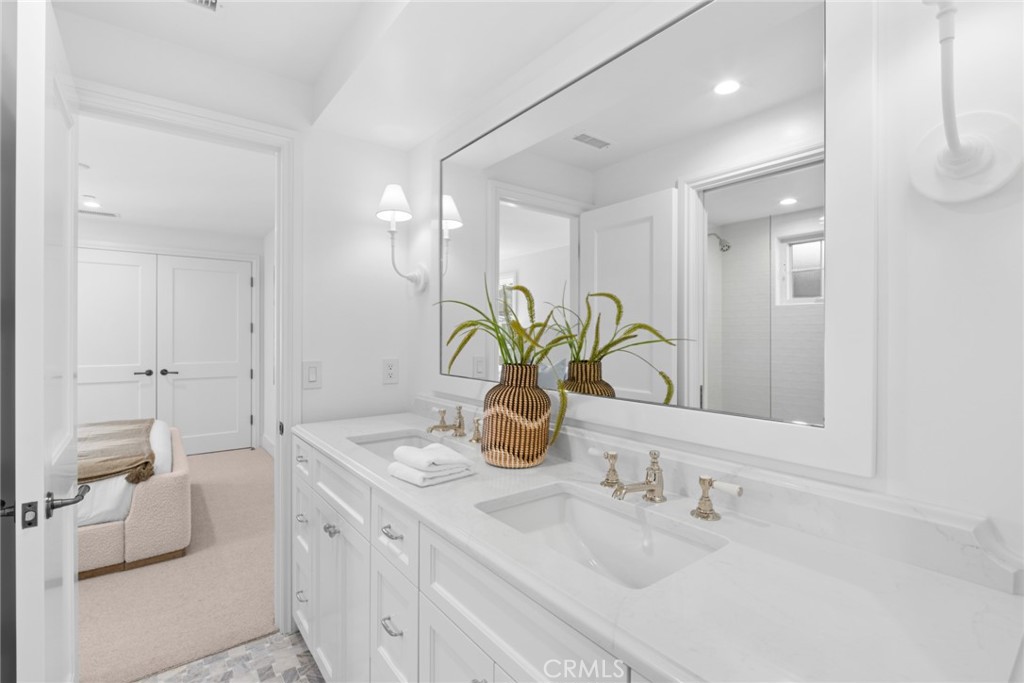 1105 N Bay Front, Newport Beach CA 92662 - photo 23