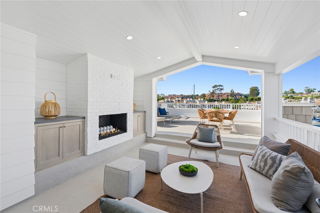 1105 N Bay Front, Newport Beach CA 92662 - photo 28