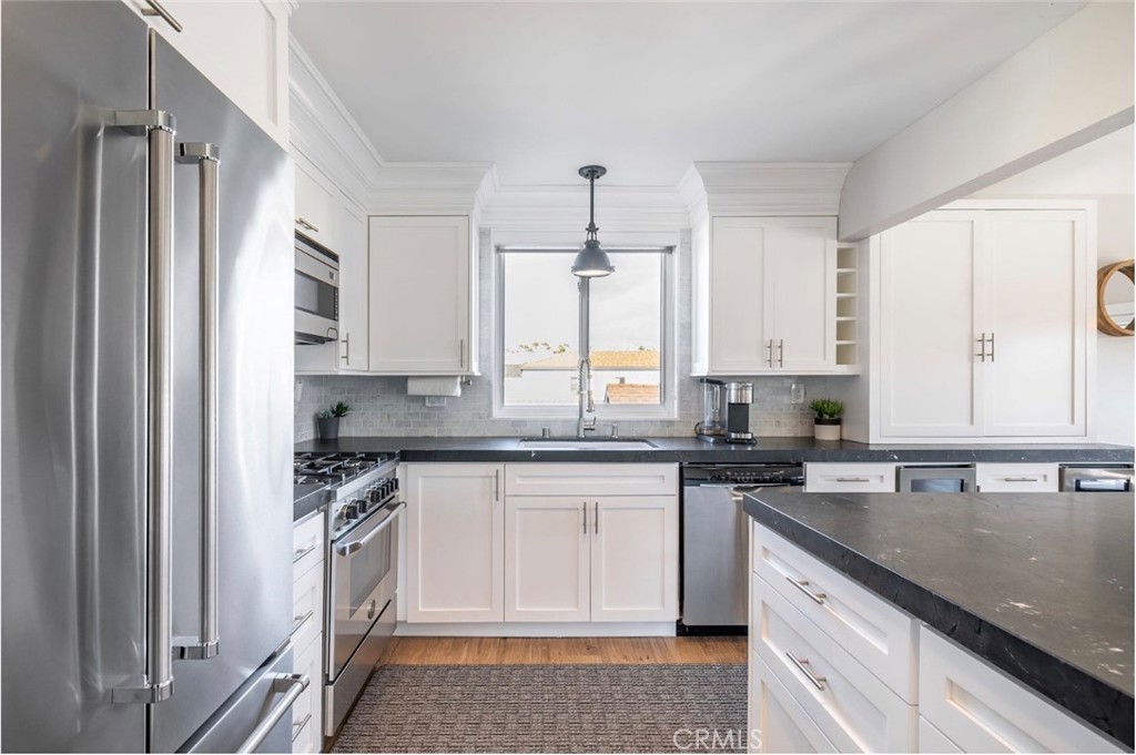 111 38th, Newport Beach CA 92663 - photo 24