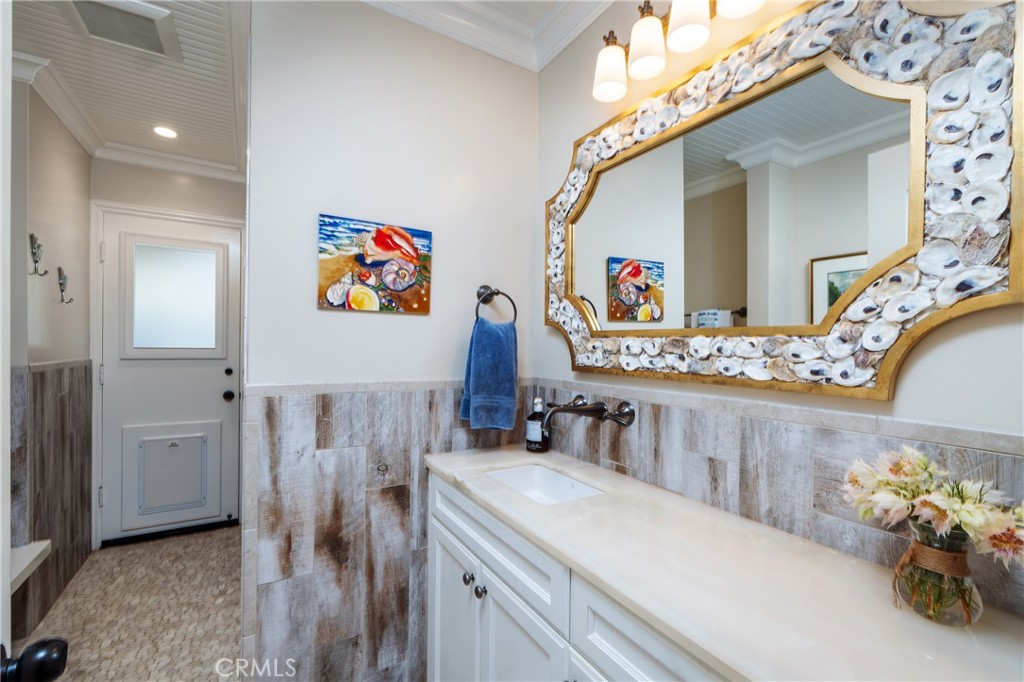 1114 E Balboa Boulevard, Newport Beach CA 92661 - photo 35