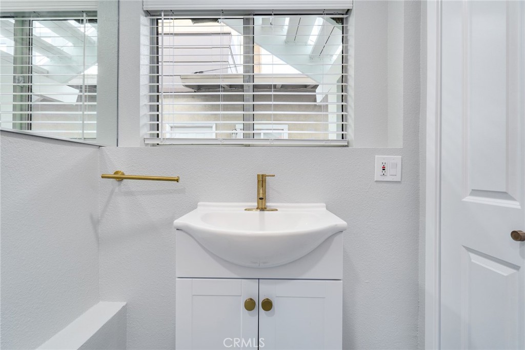 1116 W Balboa Boulevard D, Newport Beach CA 92661 - photo 15