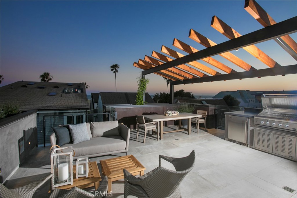Evening View - 1139 1/2 W Balboa Blvd, Newport Beach CA 92661 - photo 1