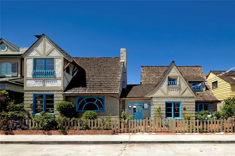 115 Apolena Avenue, Newport Beach, CA 92662