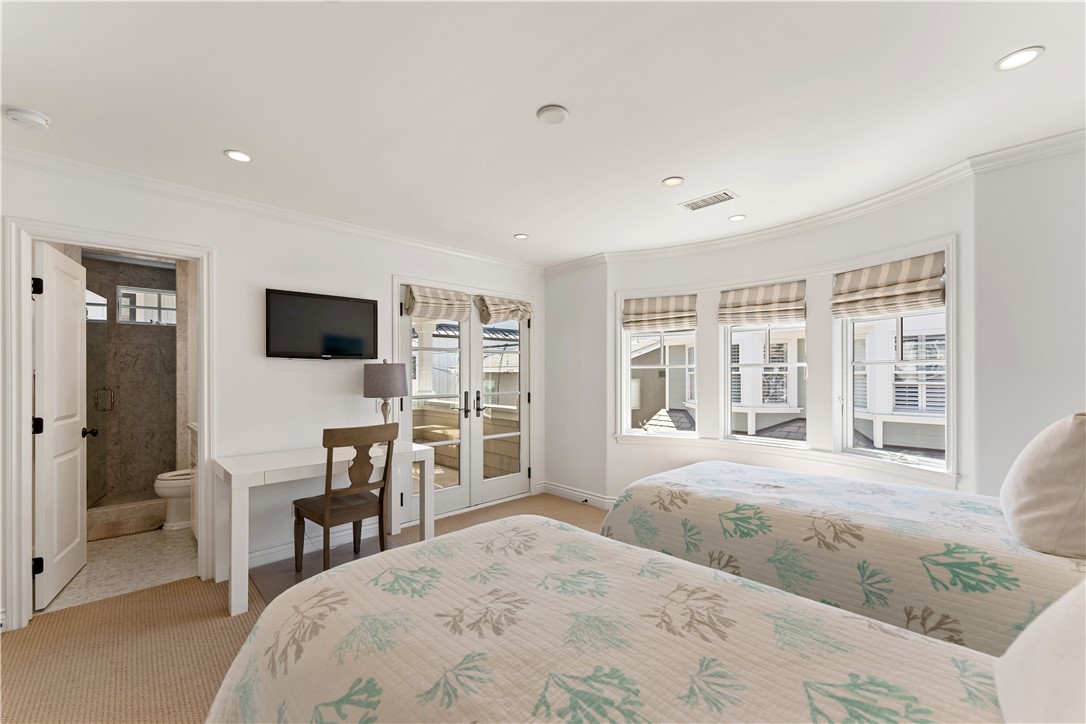 115 Topaz, Newport Beach CA 92662 - photo 31