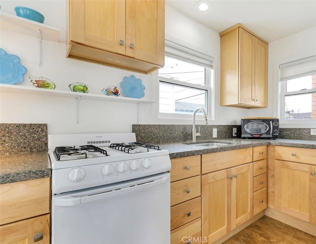 117 1/2 Amethyst Ave, Newport Beach CA 92662 - photo 5