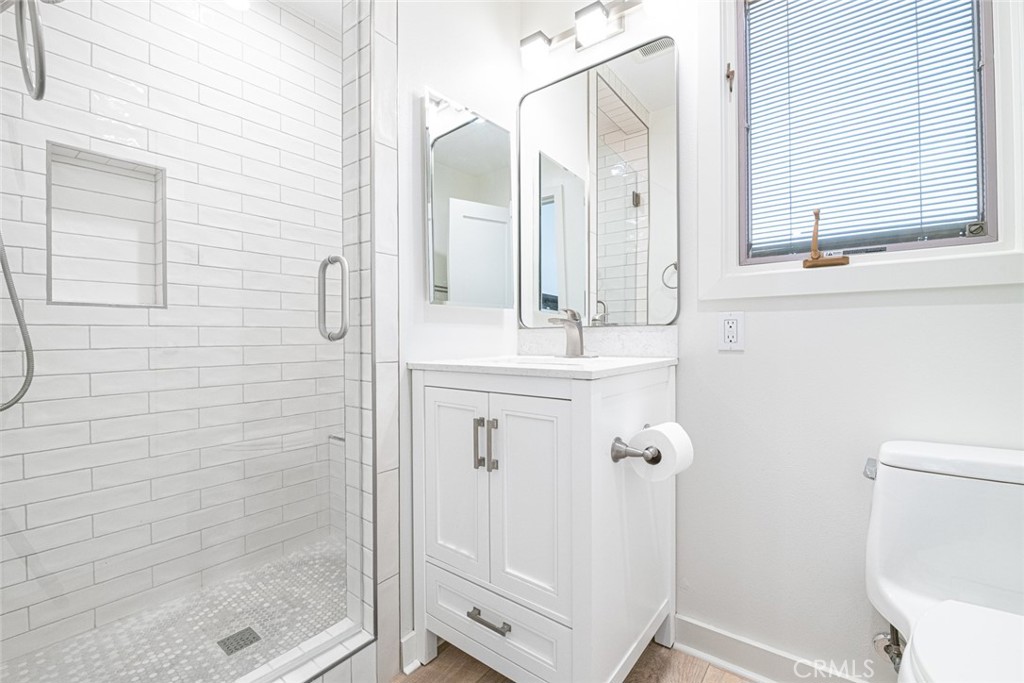 Studio unit bath - 117 35th, Newport Beach CA 92663 - photo 29