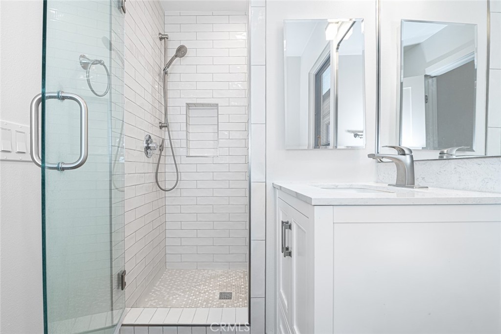 Studio unit bath - 117 35th, Newport Beach CA 92663 - photo 30