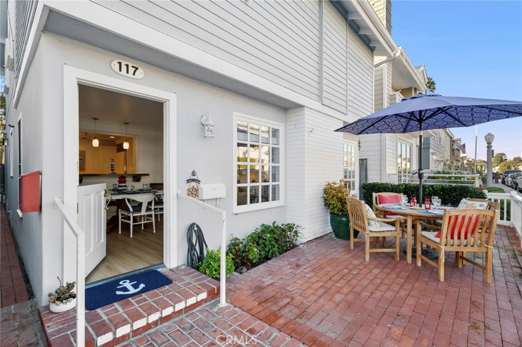 117 Amethyst Avenue, Newport Beach CA 92662 - photo 2