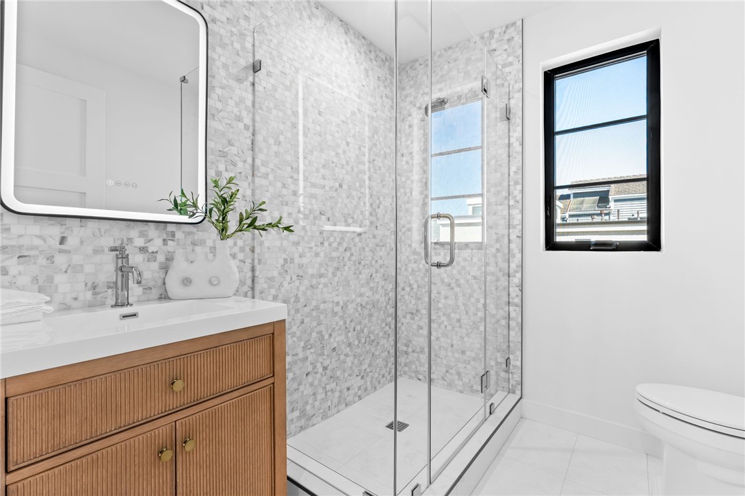 117 E Bay, Newport Beach CA 92661 - photo 22
