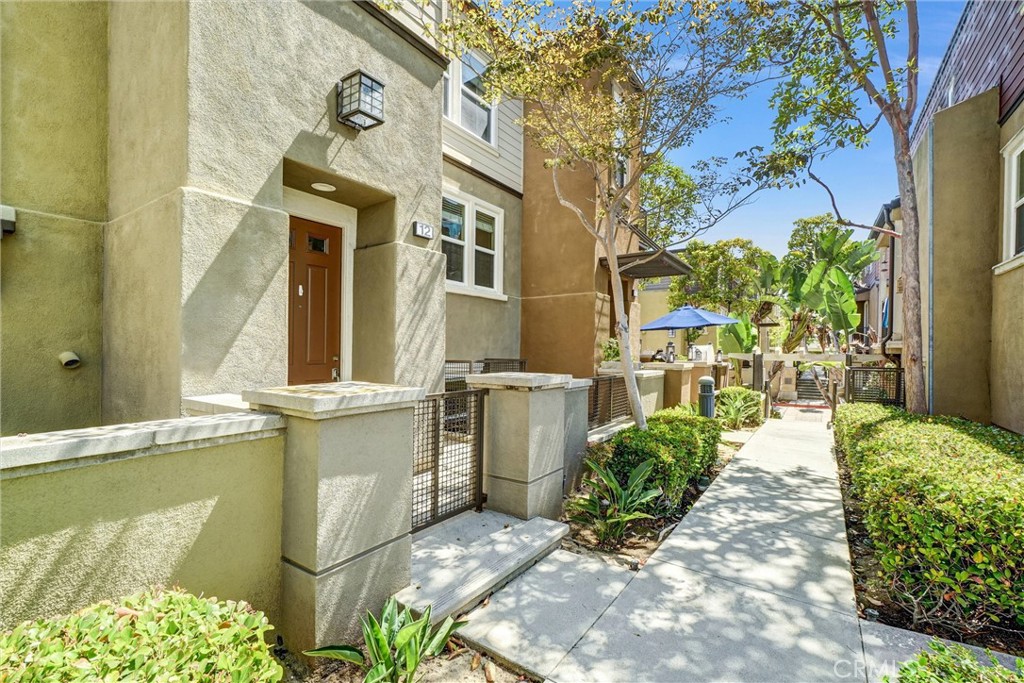 Gated entrance to 12 Shellprint Ct. - 12 Shellprint Court, Newport Beach CA 92663 - photo 2