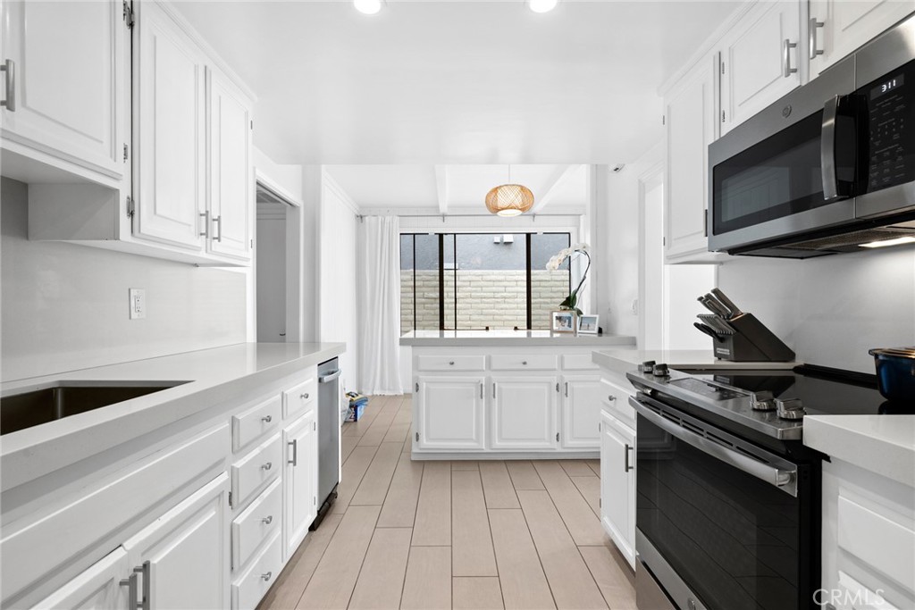 1202 E Balboa Boulevard, Newport Beach CA 92661 - photo 12