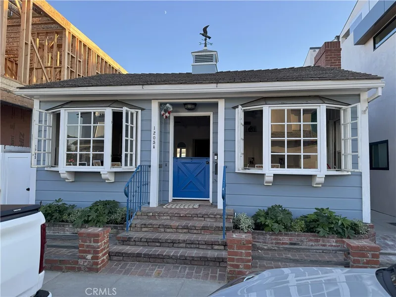 1205 W Bay Avenue, Newport Beach, CA 92661