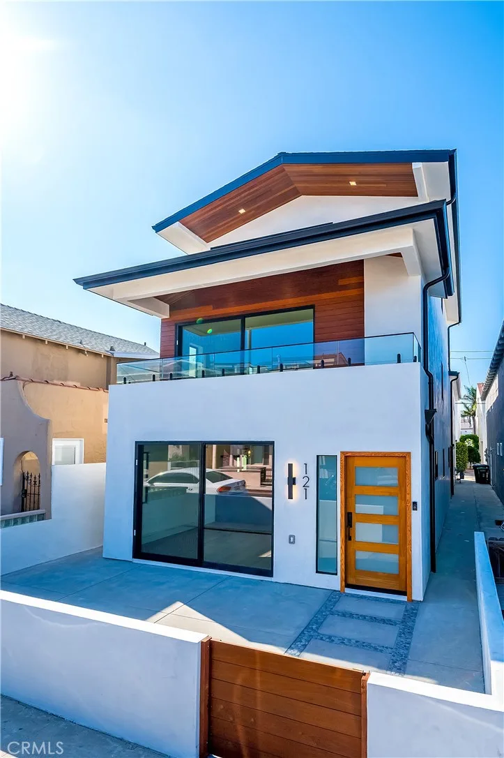 121 39th Street B, Newport Beach, CA 92663