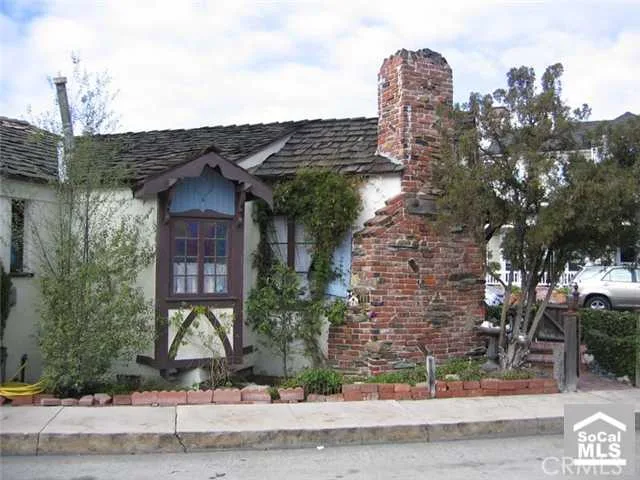 121 COLLINS Avenue, Newport Beach, CA 92662