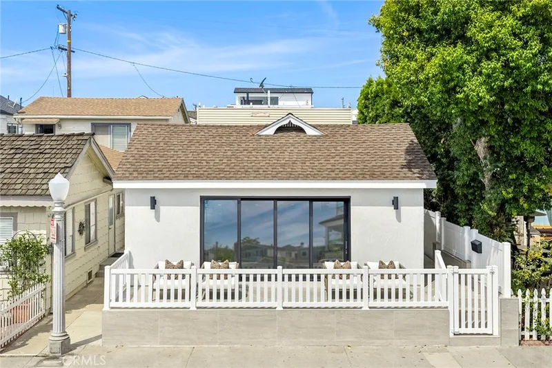121 Marine Avenue, Newport Beach