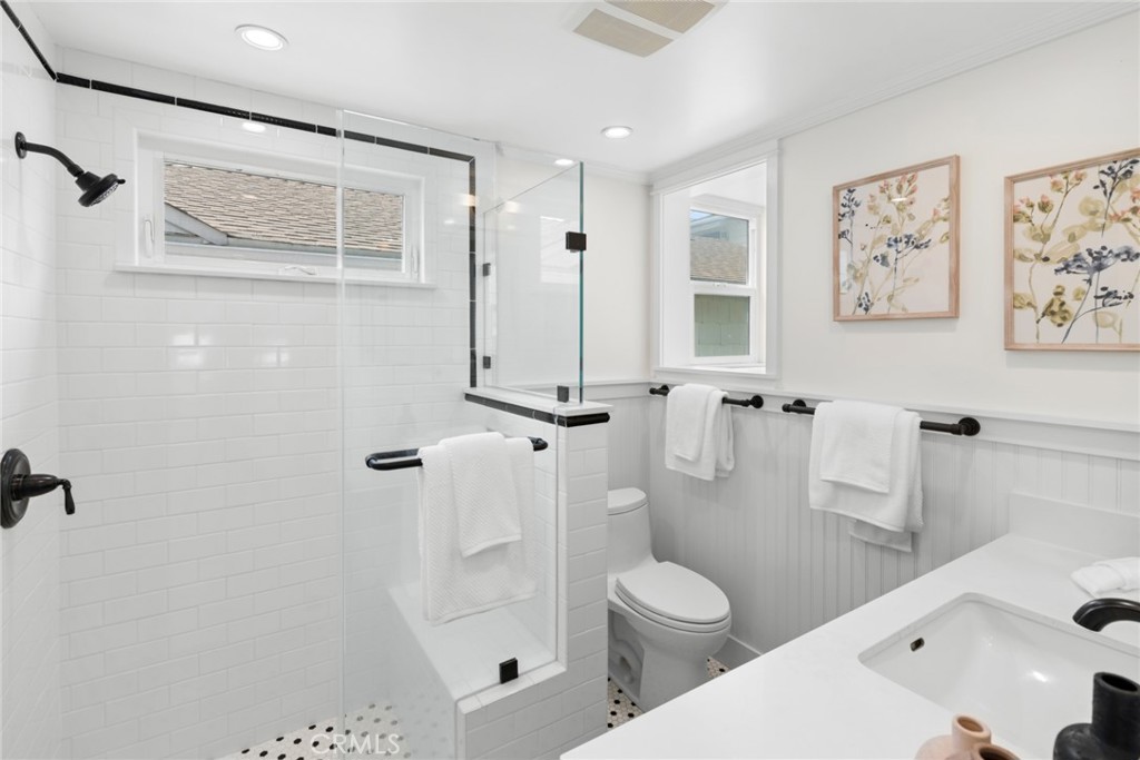 Guest Bath of Front Unit - 121 Marine Avenue, Newport Beach CA 92662 - photo 12