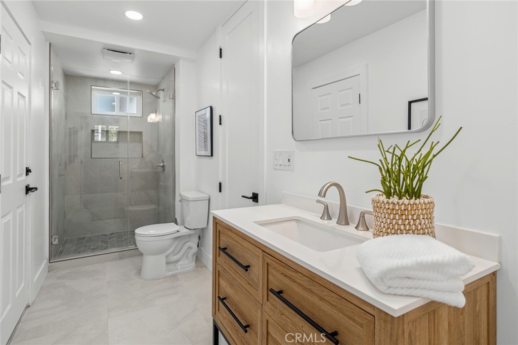 Primary Bath of Front Unit - 121 Marine Avenue, Newport Beach CA 92662 - photo 15