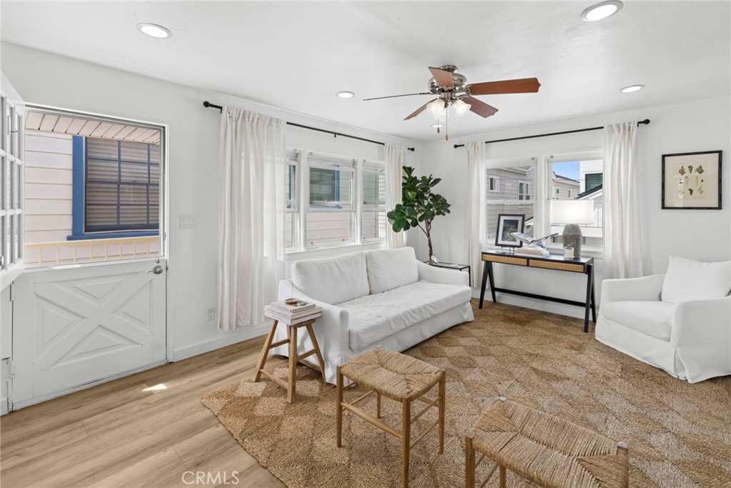 Living Room of Rear Unit - 121 Marine Avenue, Newport Beach CA 92662 - photo 18