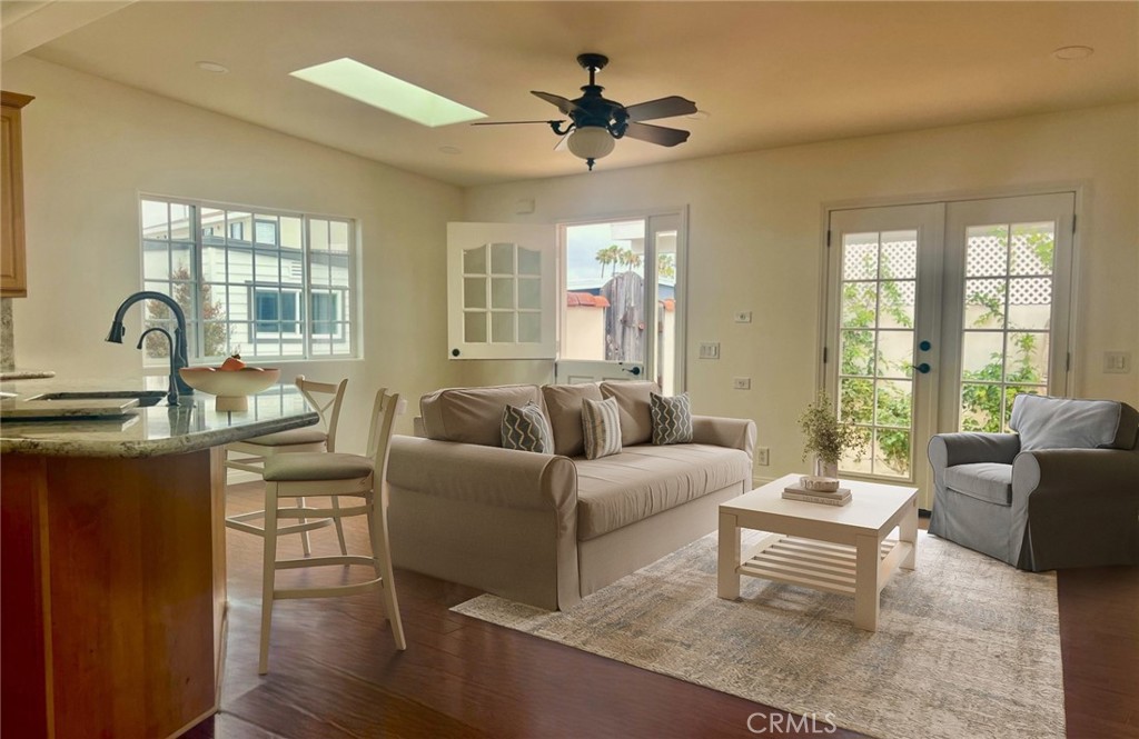 121 Yorktown, Newport Beach CA 92660 - photo 4