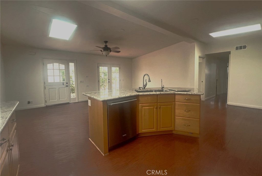 121 Yorktown, Newport Beach CA 92660 - photo 9