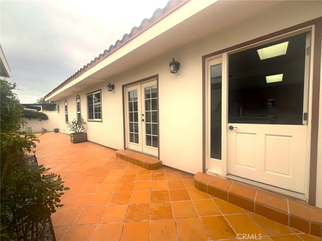 121 Yorktown, Newport Beach CA 92660 - photo 22