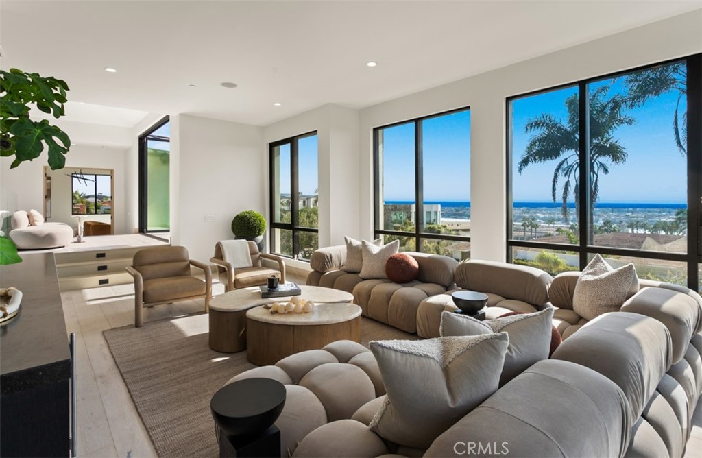 Bonus Room / Loft - 1210 Kings Rd, Newport Beach CA 92663 - photo 25