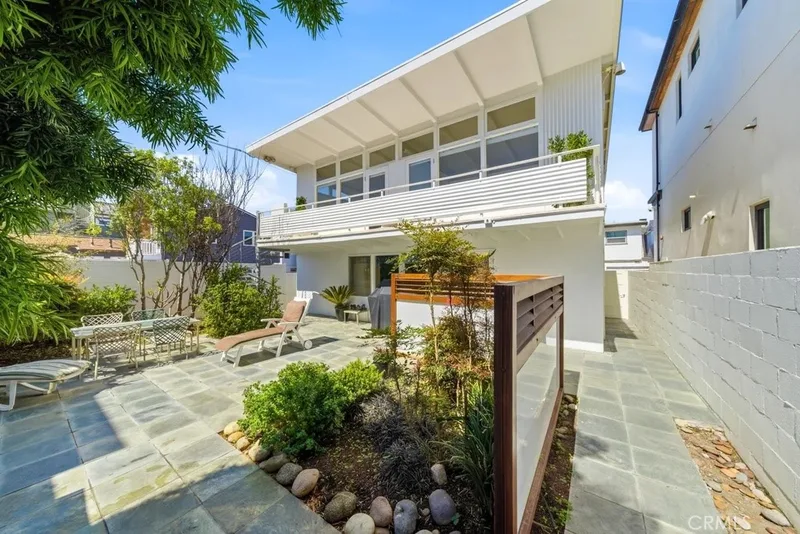 1210 W Oceanfront 1/2, Newport Beach, CA 92661