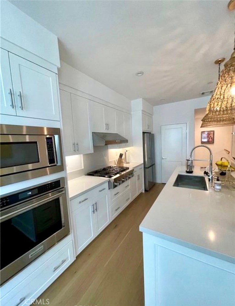 1211 Winslow Drive, Newport Beach CA 92660 - photo 8