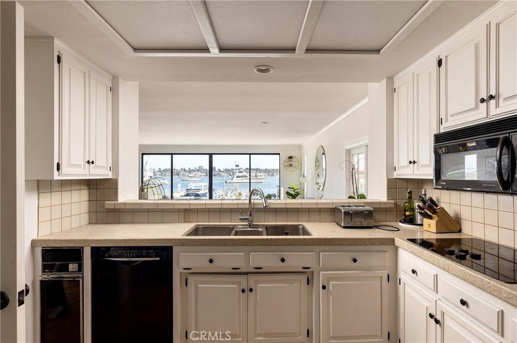1214 E Balboa Boulevard, Newport Beach CA 92661 - photo 10