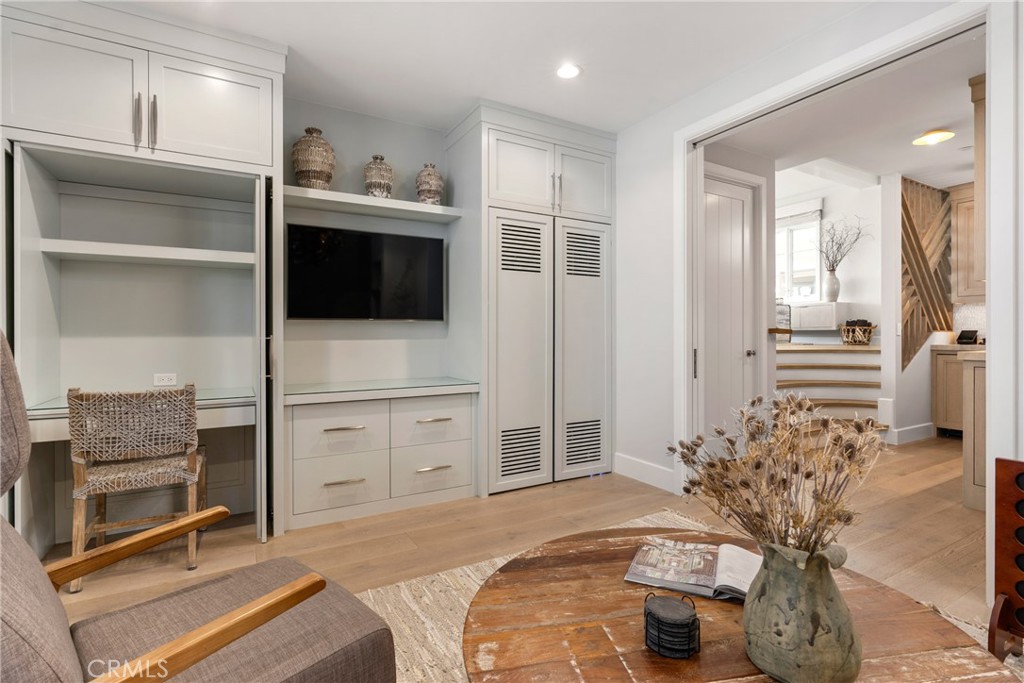 1215 E Balboa, Newport Beach CA 92661 - photo 24