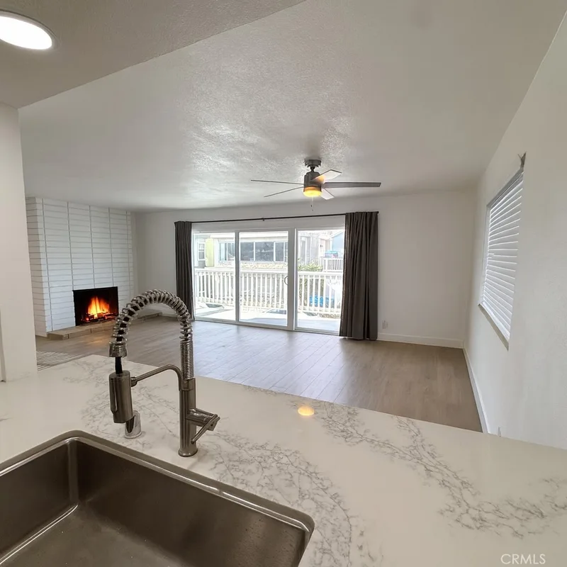 122 46th Street B, Newport Beach, CA 92663
