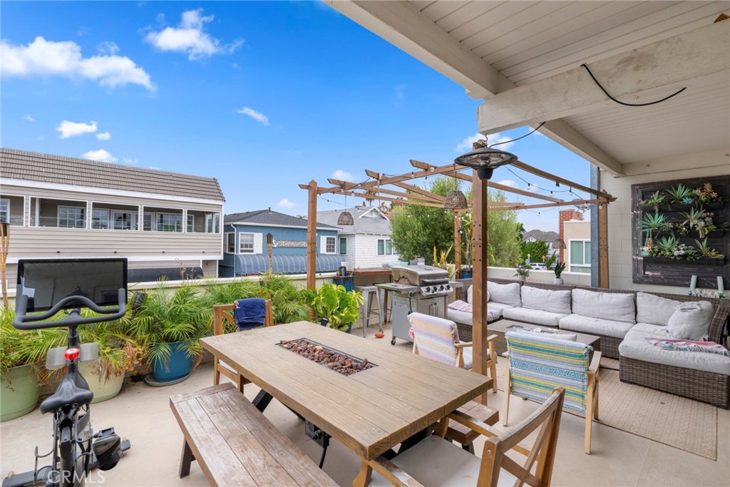 2nd Floor Unit Deck - 122 Agate, Newport Beach CA 92662 - photo 23