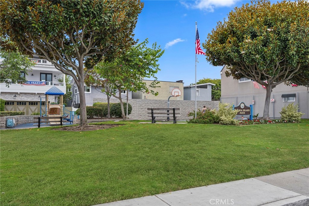 Park across the street - 122 Agate, Newport Beach CA 92662 - photo 31