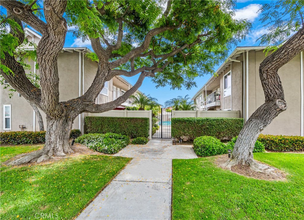 1228 Rutland Rd 5, Newport Beach CA 92660 - photo 1