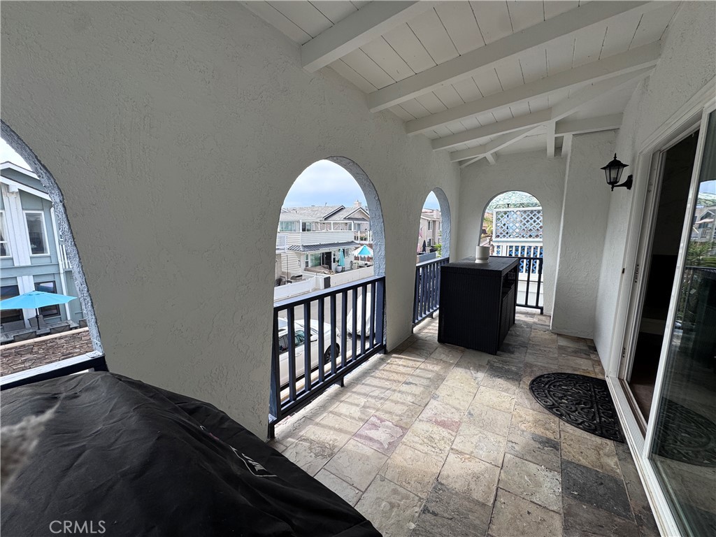 Exclusive Patio - 125 46th Street B, Newport Beach CA 92663 - photo 2