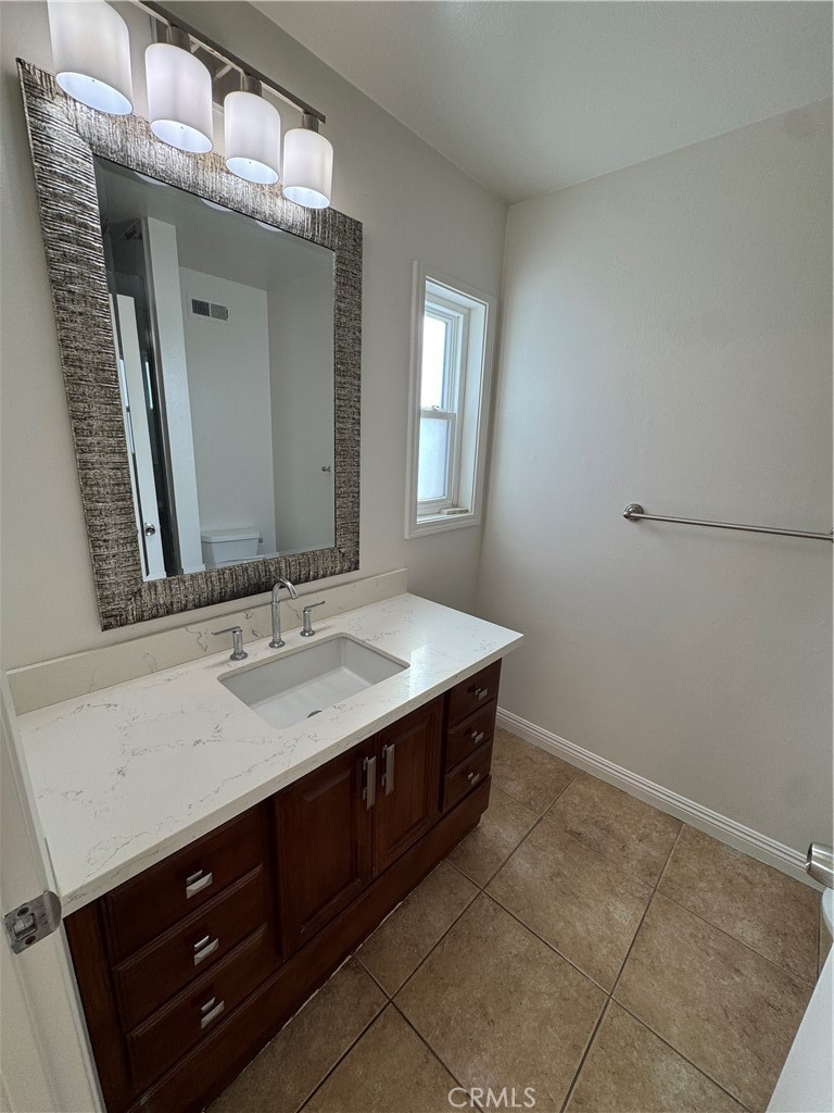 Primary Bathroom with Ensuite - 125 46th Street B, Newport Beach CA 92663 - photo 16